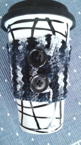 Svartvit virkad muggvärmare